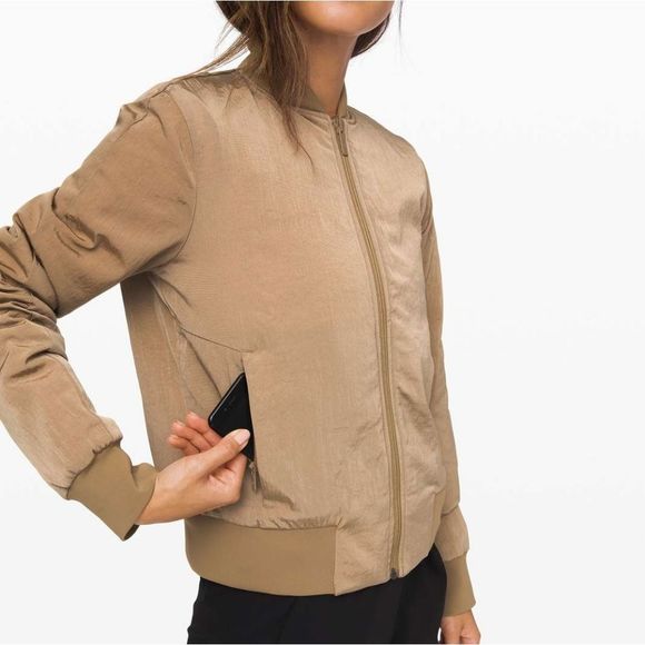 Lululemon Atletica Non-Stop Bomber *Reversible Size 2 in Frontier Color - Picture 6 of 13